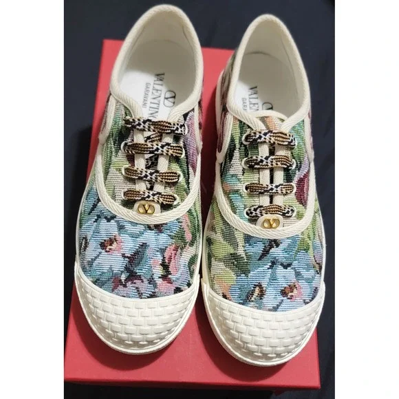 Valentino Garavani Bay Bay Low Top Sneakers - Multi‎ color Luxury Novelty - Picture 2 of 6